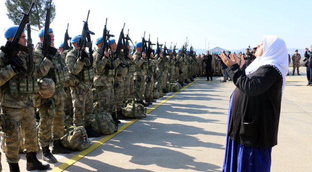 Siirt&#039;ten Afrin&#039;e giden askerler dualarla uğurlandı