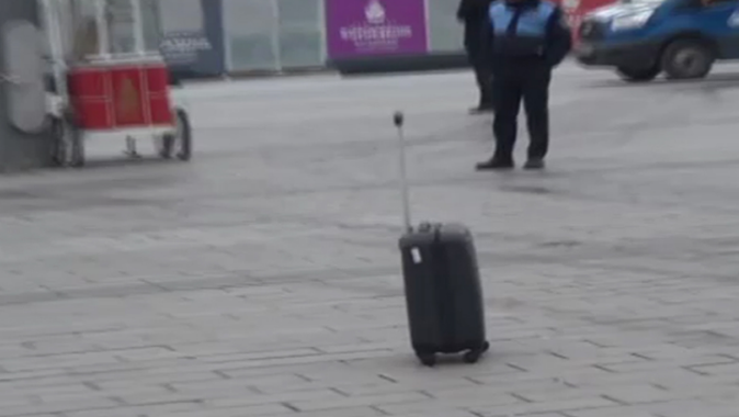Taksim Meydanı’nda şüpheli valiz paniği