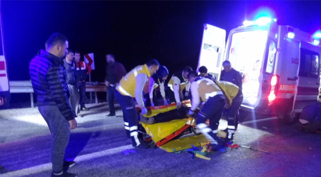 Antalya&#039;da işçileri taşıyan midibüs devrildi: 1 ölü, 10 yaralı