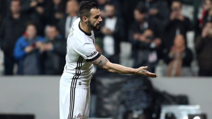 Beşiktaşlı Negredo, performansıyla Şenol Güneş&#039;ten formayı kaptı