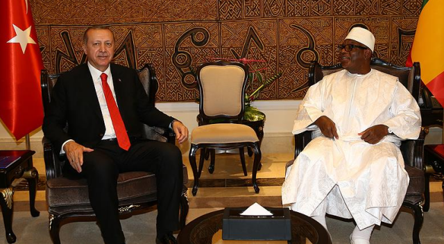 Cumhurbaşkanı Erdoğan, Mali Cumhurbaşkanı ile baş başa görüştü