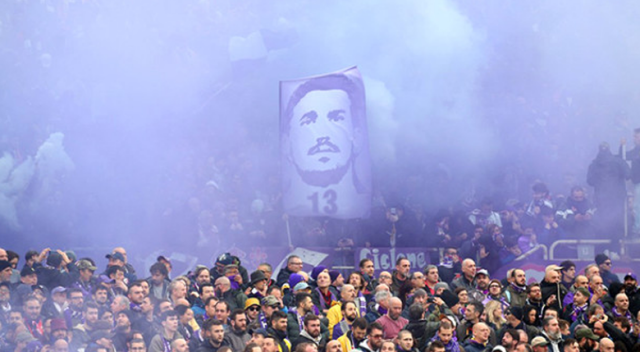 Davide Astori, Fiorentina-Benevento maçının 13. dakikasında gözyaşlarıyla anıldı