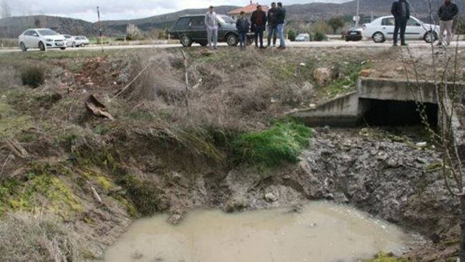 Denizli&#039;de 5 kişiye mezar olan kaza yeri vatandaşların akınına uğradı