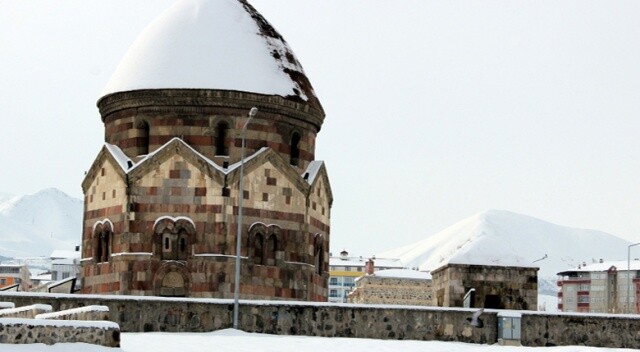 Doğu Anadolu&#039;da kar hayatı olumsuz etkiliyor