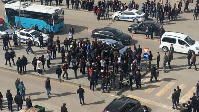 Erzurum’da iki grup arasında tekme tokat kavga