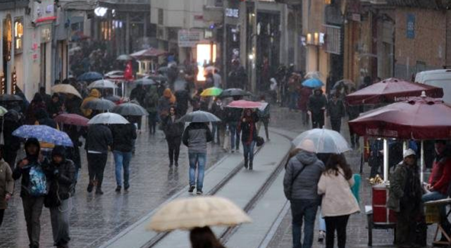 İstanbul&#039;da sağanak ve dolu yağışı etkili oldu