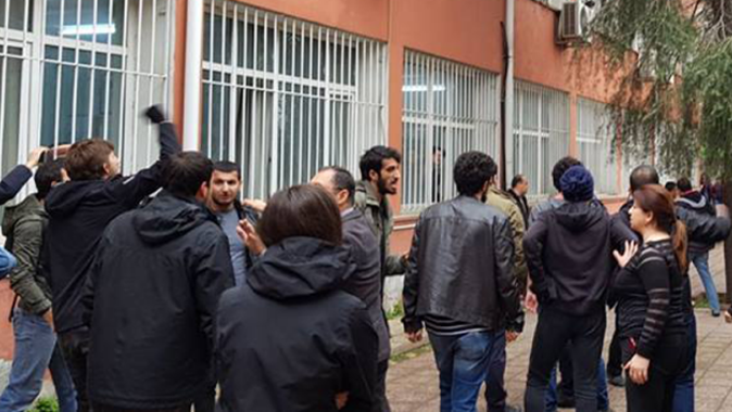 İstanbul Üniversitesi karıştı, yaralı öğrenciler var