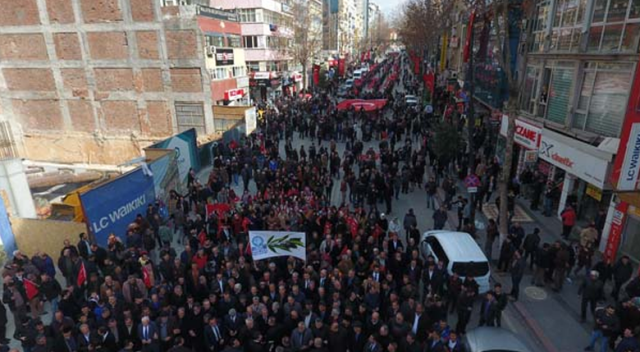 Malatya&#039;da 10 bin kişi harekata destek için yürüdü