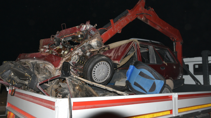 Malatya&#039;da otomobiller çarpıştı: 2 ölü, 4 yaralı
