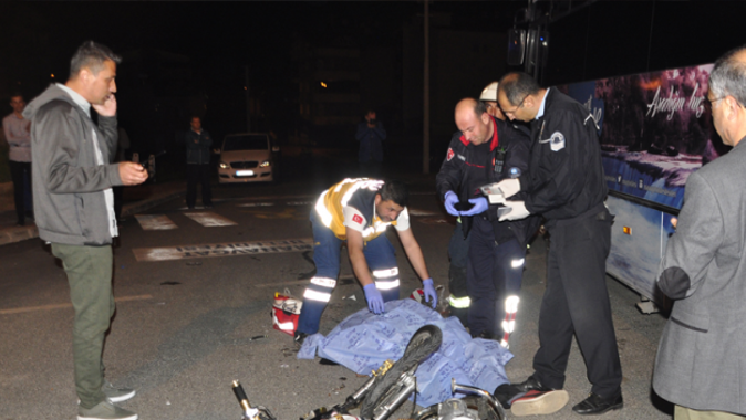 Manavgat&#039;ta motosiklet ile minibüs çarpıştı: 1 ölü