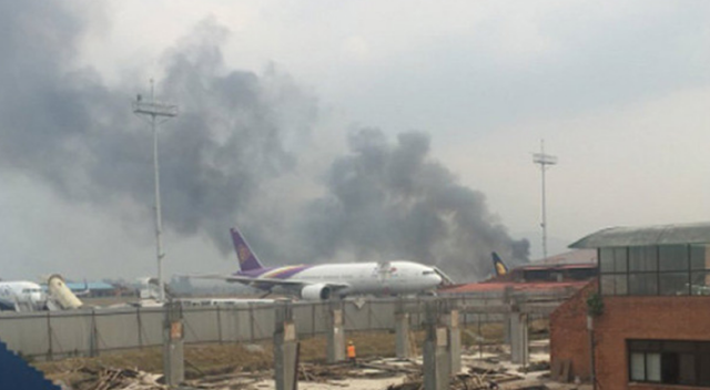 Nepal&#039;de yolcu uçağı düştü