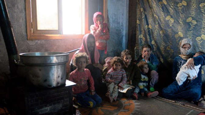 Terörün evsiz bıraktığı Suriyeli aileler kamplara alınacak