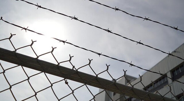 Güney Afrika&#039;da cezaevinin duvarını yıkan mahkumlar kaçtı