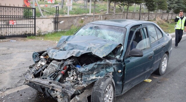 Malatya’da otomobil öğrenci servisine çarptı: 1 ölü, 10 yaralı