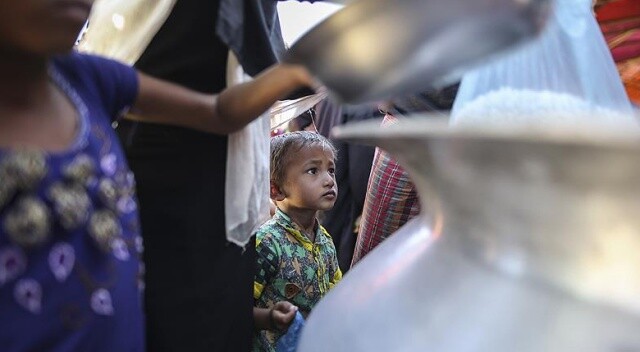 Myanmar, Arakanlı Müslümanlara yardım ulaşmasını engelliyor