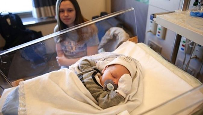 Saraybosnalı Adijan bebek kalbi durdurularak tedavi edildi!