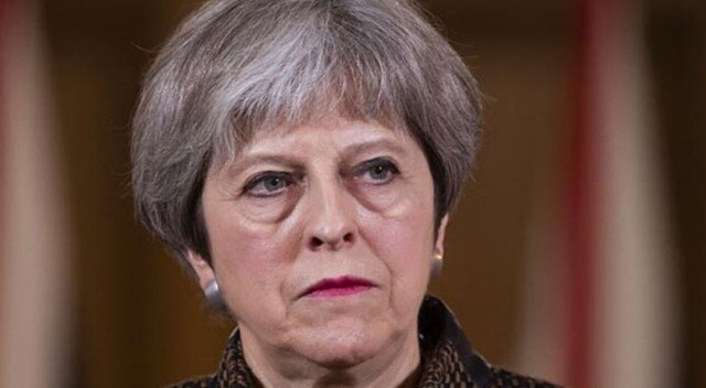 Theresa May parlamento karşısına çıktı! Neden Suriye&#039;yi vurduklarını açıkladı