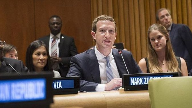 Zuckerberg, ilk kez özür diledi