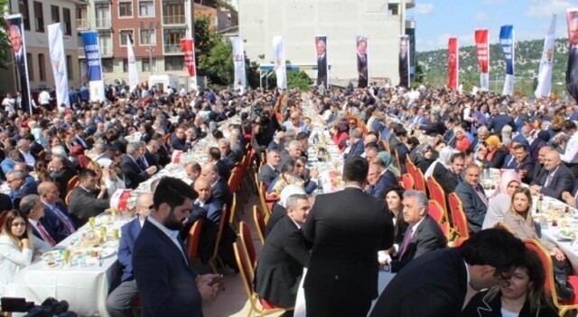 AK Parti milletvekili aday adayları kahvaltıda bir araya geldi
