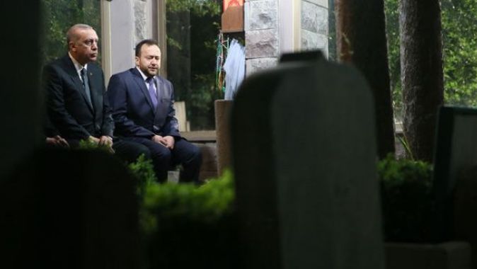 Cumhurbaşkanı Erdoğan Abdulhakim Arvasi Hazretleri&#039;ni ziyaret etti