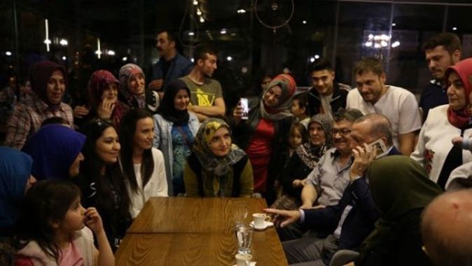 Cumhurbaşkanı Erdoğan&#039;dan kafe ziyareti