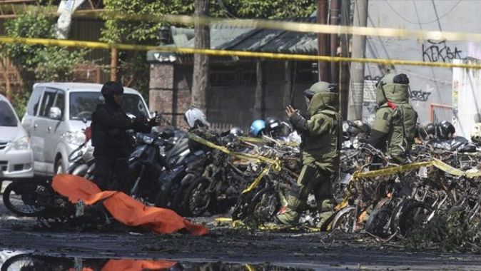 Endonezya&#039;da bombalı saldırı