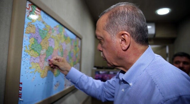 Erdoğan, gittiği illeri miting tırındaki haritada tek tek işaretliyor