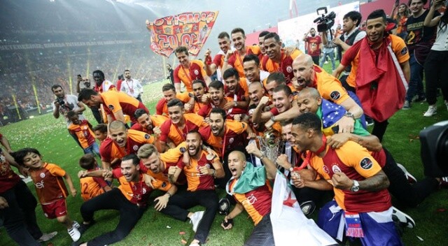 Galatasaray&#039;ın şampiyonluk kutlamalarında &#039;Fener ağlama&#039; sesleri