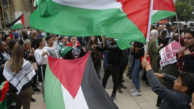 İtalya&#039;da ABD Büyükelçiliği önünde Filistin protestosu