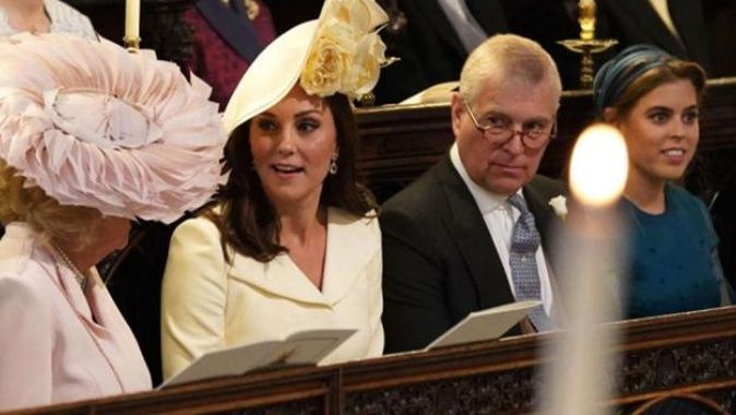 Kate Middleton düğüne 3 yıl önce giydiği kıyafetle katıldı