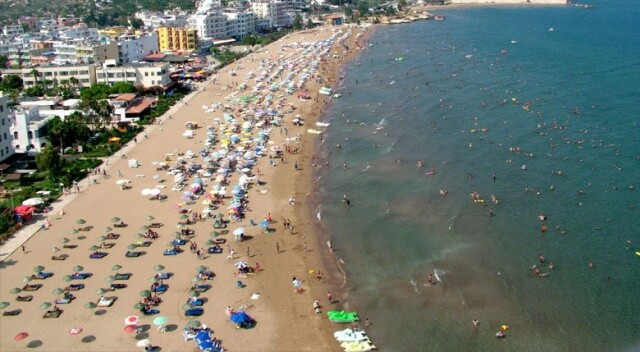 Mersin&#039;de nüfus patladı, plajlar hareketlendi