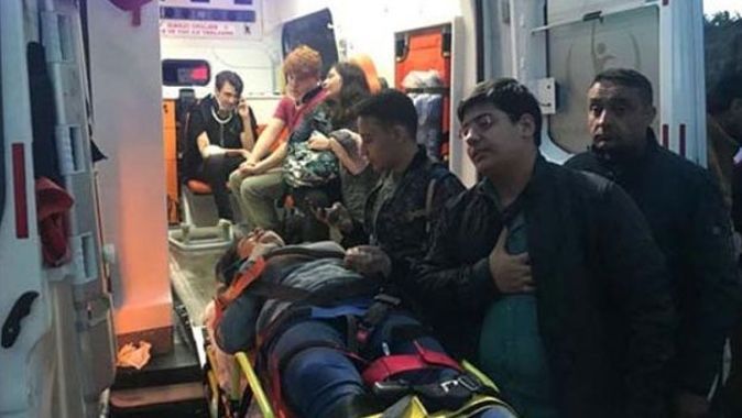 Öğrenci taşıyan tur otobüsü devrildi: 9 yaralı
