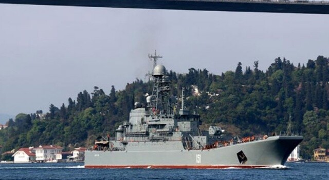 Rus savaş gemisi Boğaz&#039;dan geçti