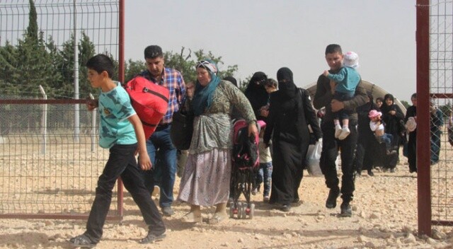 Suriyeliler koşarak ülkelerine gittiler