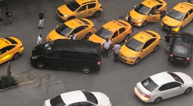 Taksiciler UBER şoförüne saldırdı iddiası