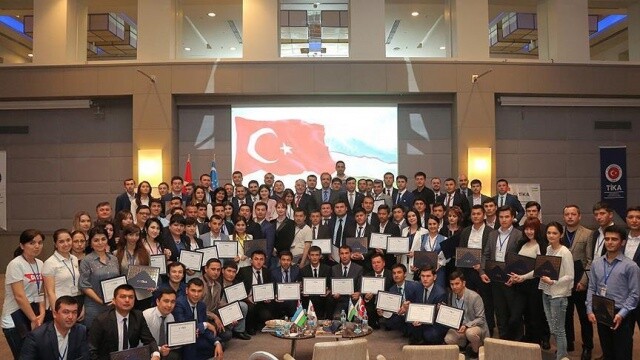 TİKA&#039;nın eğitim verdiği Özbek gençler sertifikalarını aldı