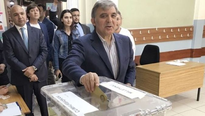Abdullah Gül&#039;ün oy sandığından çıkan isim