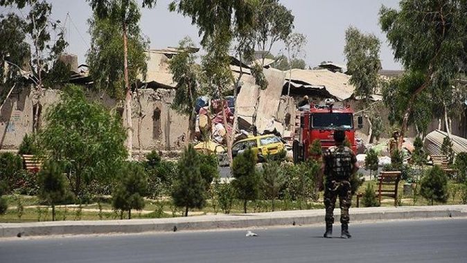 Afganistan&#039;da seçim merkezine bombalı saldırı
