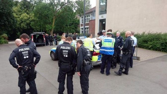 Almanya&#039;da okulda bomba paniği