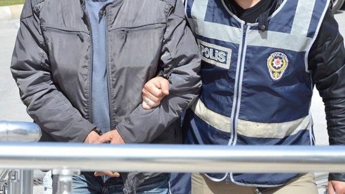 Aranan FETÖ/PDY şüphelileri İzmir&#039;de yakalandı