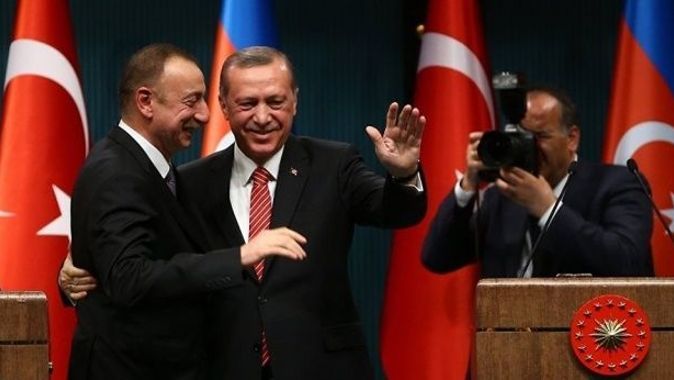 Azerbaycan Cumhurbaşkanı Aliyev&#039;den Cumhurbaşkanı Erdoğan&#039;a tebrik