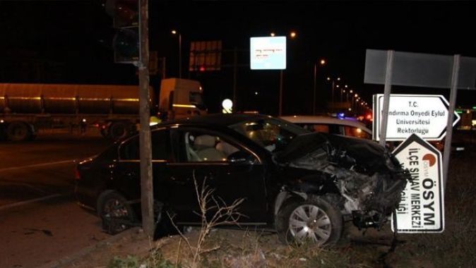 Bandırma&#039;da otomobiller çarpıştı: 1 ölü