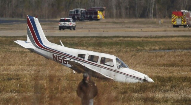 Gine&#039;de küçük uçak düştü: 4 ölü