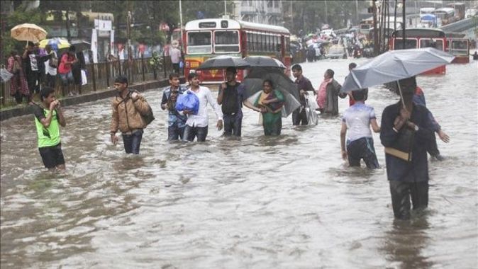 Hindistan&#039;da sel felaketi: 21 ölü