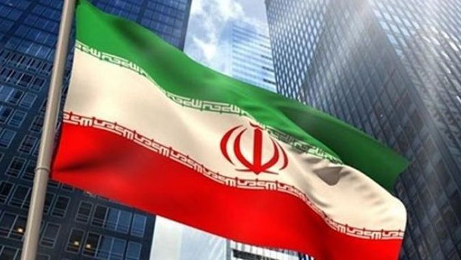 İran 1,300 ürünün ithalatını yasakladı