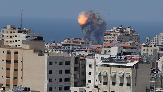 İşgalci İsrail, Gazze&#039;de Hamas&#039;a ait 10 hedefi vurdu
