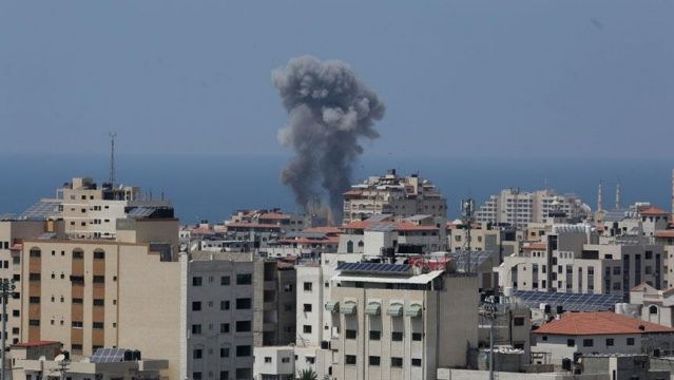 İşgalci İsrail güçleri, Gazze&#039;yi vurdu