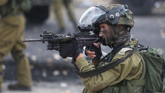 İsrail askerleri, Gazze sınırında bir Filistinliyi şehit etti