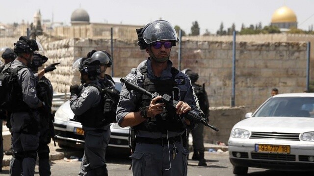 İsrail polisi, Mescid-i Aksa&#039;da 12 Filistinliyi gözaltına aldı