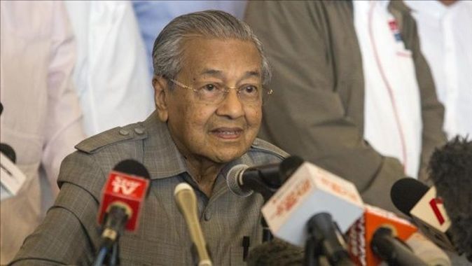 Malezya Başbakanı Mahathir, Güney Çin Denizi&#039;nde savaş gemileri istemiyor